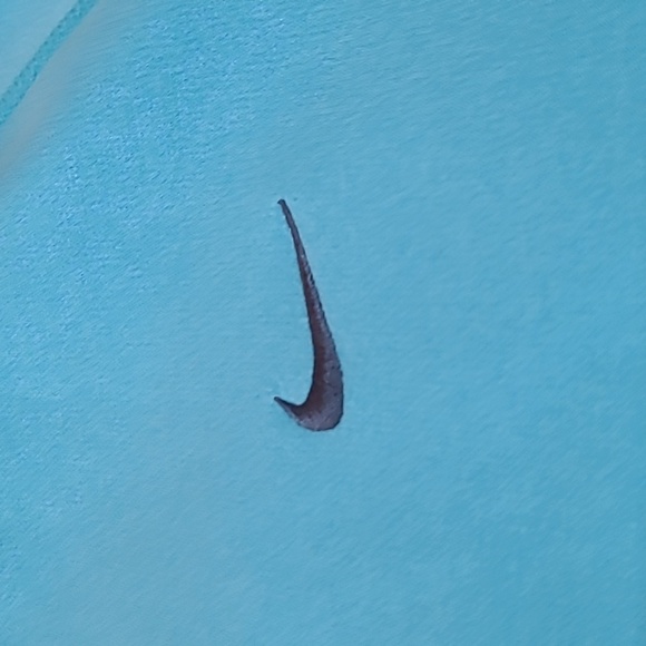 NIKE THERMA-FIT EMBROIDERED SWOOSH THUMB-HOLE SWEATSHIRT - Picture 2 of 12